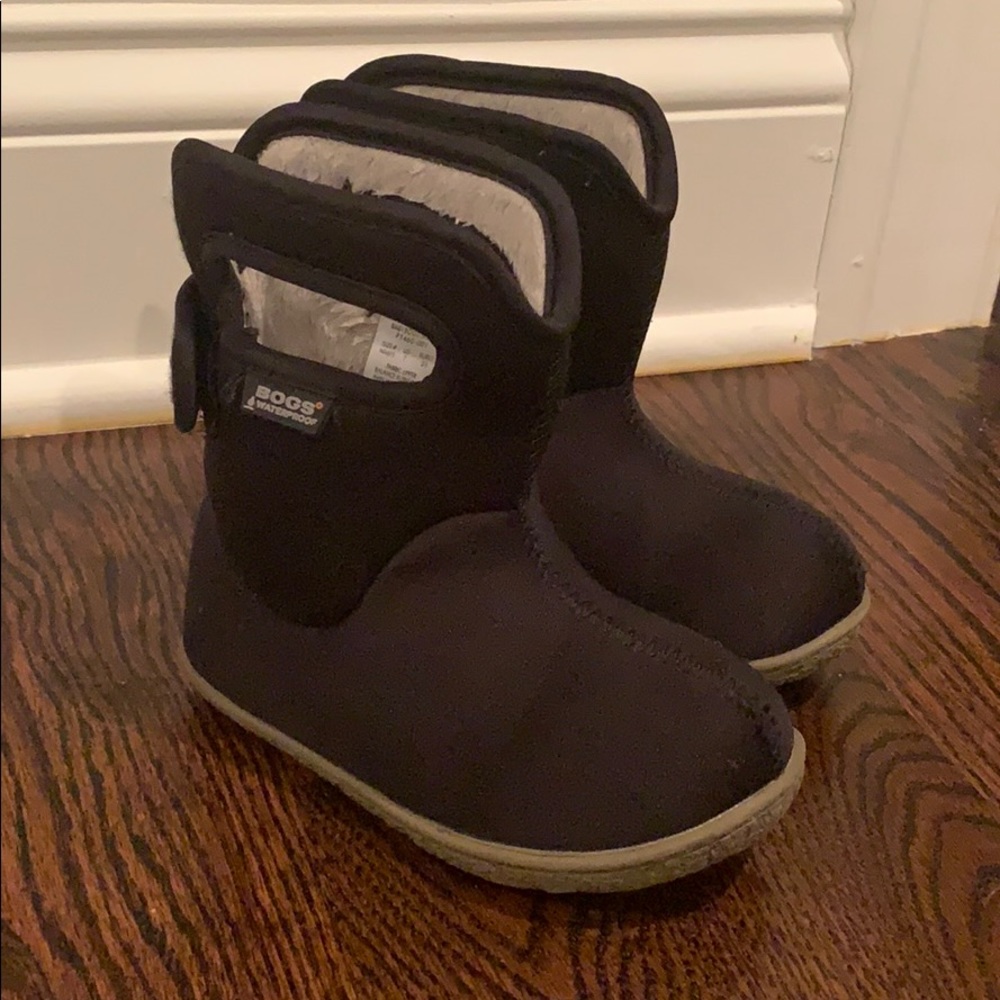 Black Baby Bogs